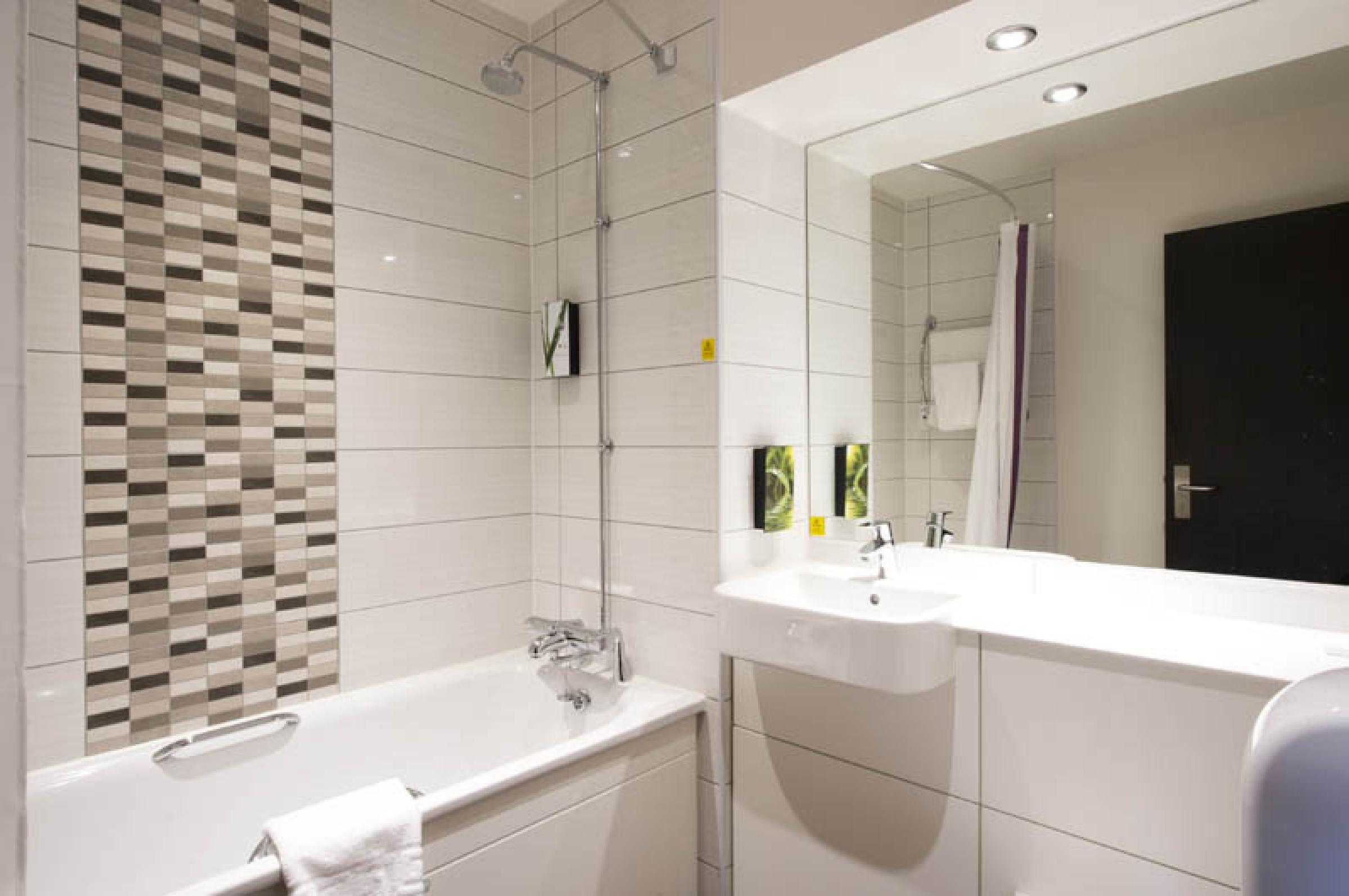 Premier Inn Glasgow Braehead Exterior photo